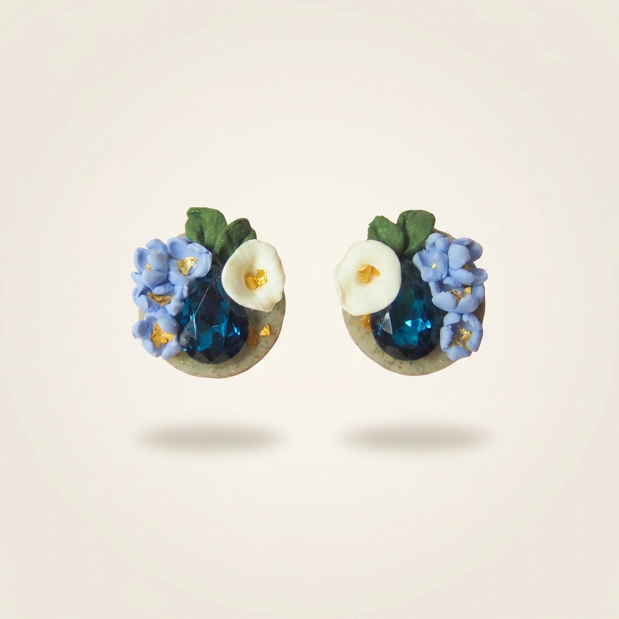 Boucles d'oreilles fleurs bleues & cristaux - Bloom