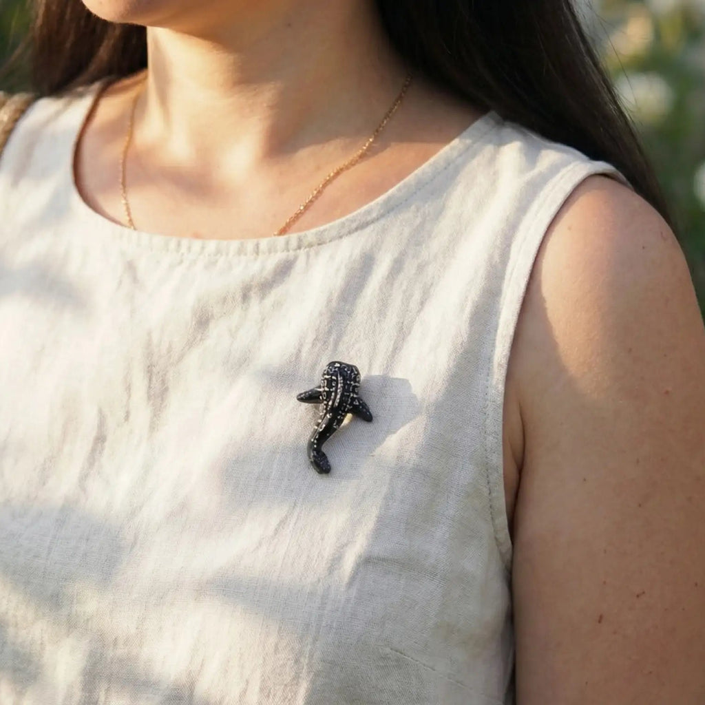 pins requin baleine fait main collection oceane bijou marin en pate polymere