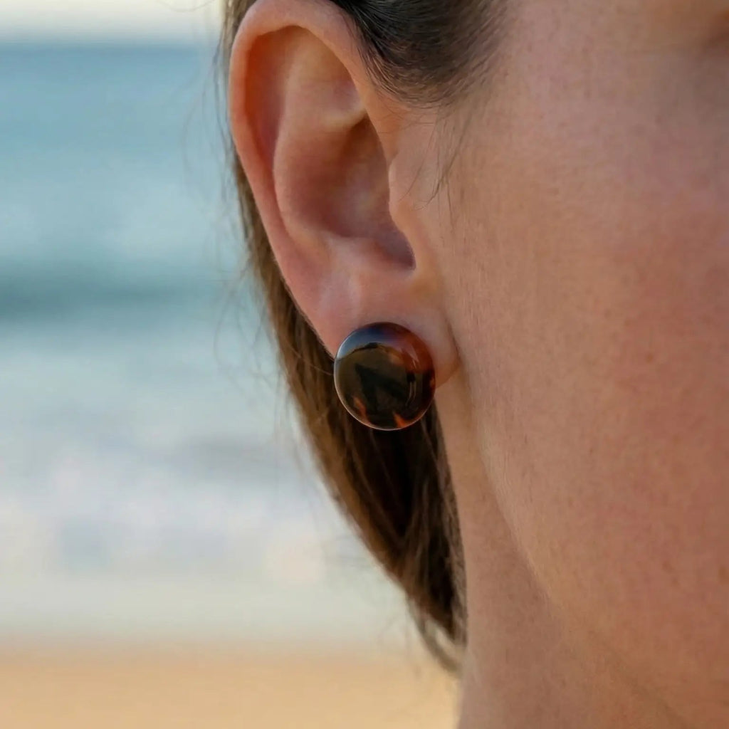 Puces rondes écaille ambre — Minérale